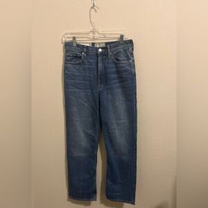 Everlane Women's The Cheeky Relaxed Straight Jeans in Classic Blue